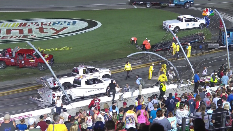 Illustration for article titled Daytona Finish Features Massive, Horrifying Wreck